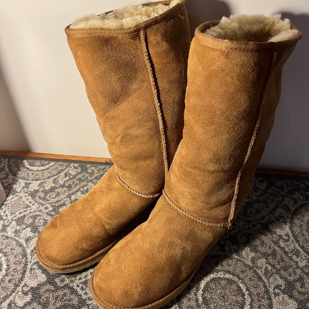 Size 8 UGG Australia Chestnut Classic Tall Boots